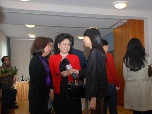 Đại sứ quán Việt Nam tại Thụy Sĩ tổ chức gặp mặt kiều bào - ảnh 1